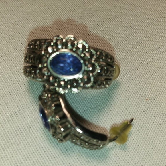 Vintage Avon Marcasite Blue Stone Silver Tone Pierced Earrings - Picture 6 of 8